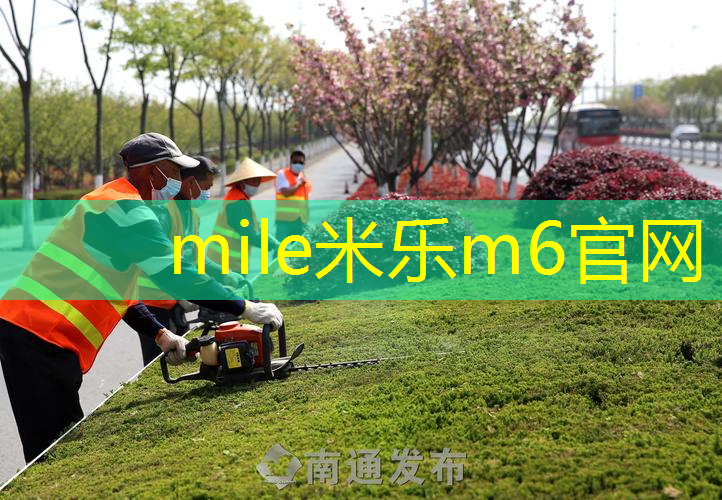 室内健身锻炼双臂肌肉
